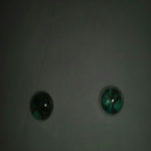 Jewelry - Picture 2 of 4